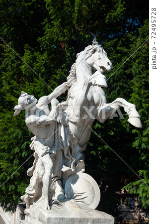 Horse sculpture in Hofburg, Vienna 72495728