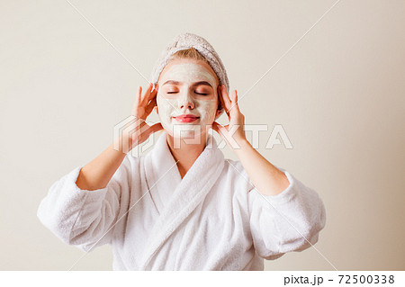 The woman enjoying a weekend at the spa 72500338