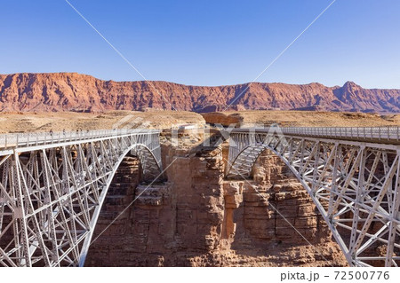 Sunny view of the Navajo Bridge 72500776
