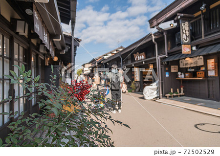【飛騨高山の古い町並、三町筋周辺の様子】 72502529