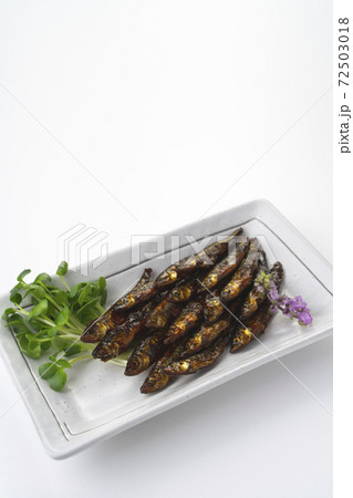 甘くてピリ辛のおいしいワカサギの佃煮 72503018