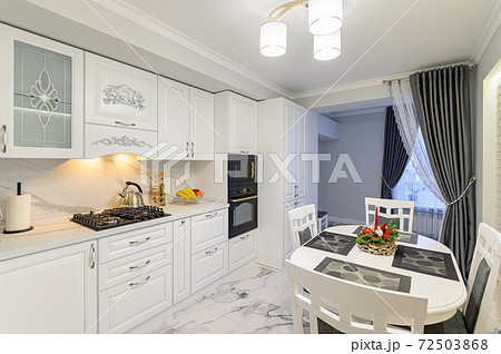 White kitchen in classic style 72503868