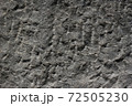 荒い岩肌 72505230