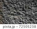 荒い岩肌 72505238