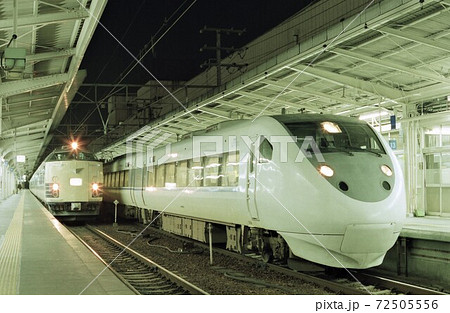 JR西日本681系 特急サンダーバードの写真素材 [72505556] - PIXTA