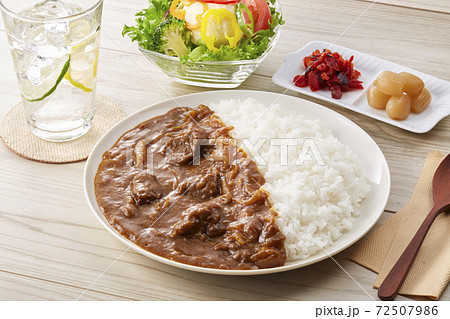 長時間煮込んだビーフカレー 長時間煮込んだビーフカレー 72507986