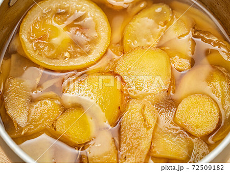 ジンジャーシロップ作り 72509182