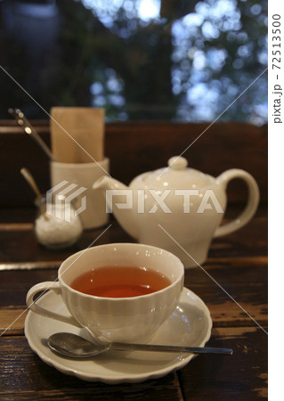 お洒落な喫茶店で飲む紅茶 お洒落な喫茶店で飲む紅茶 72513500