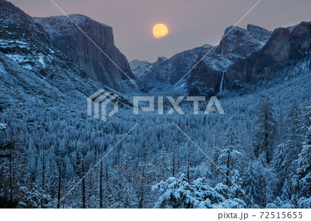 Winter Yosemite 72515655