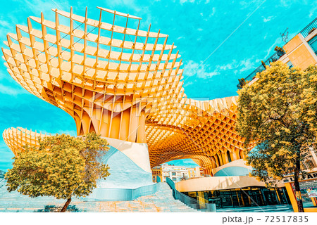 Metropol Parasol is a wooden structure located at La Encarnacion Metropol Parasol is a wooden structure located at La Encarnacion 72517835