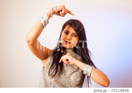 Eastetrn fairy tale told by gestures through dance 72519048