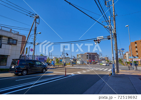 東京都稲城市矢野口の矢野口交差点を川崎街道から見る 東京都稲城市矢野口の矢野口交差点を川崎街道から見る 72519692