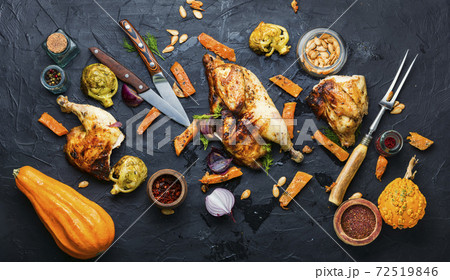 Appetizing grilled poultry meat. 72519846