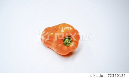 カラフルなパプリカのイメージ画像 カラフルなパプリカのイメージ画像 72520123