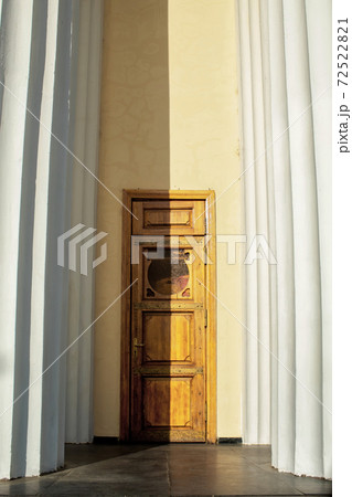 Old wooden entrance door in Chisinau, Moldova Old wooden entrance door in Chisinau, Moldova 72522821