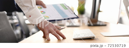 Cropped picture of company worker 72530719