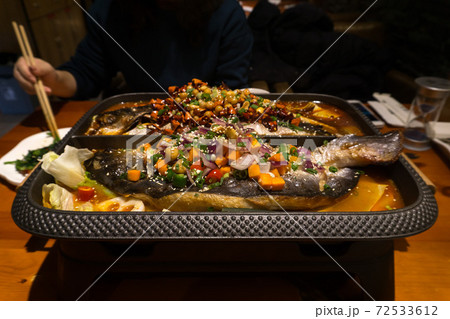 中華料理 脆皮焼魚 中華料理 脆皮焼魚 72533612