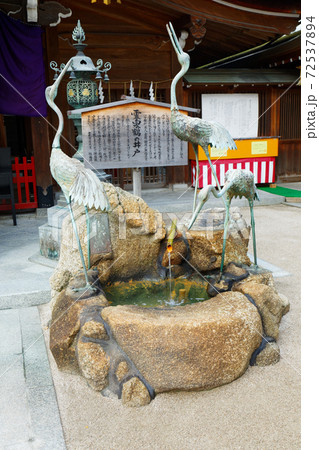 霊泉鶴の井戸　櫛田神社 72537894