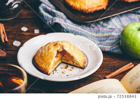 Homemade apple mini pies Homemade apple mini pies 72538843