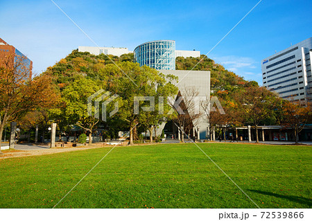 アクロス福岡と天神中央公園 72539866