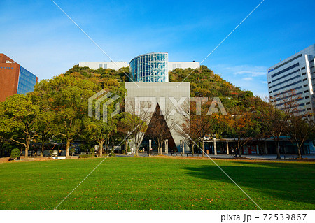 アクロス福岡と天神中央公園 72539867