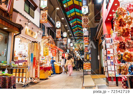 京都　錦市場 72542719