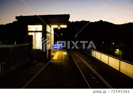 阿佐海岸鉄道（阿佐東線）甲浦駅（夜） 72545381