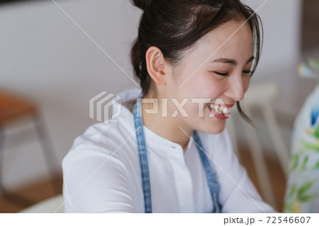 20代主婦 72546607