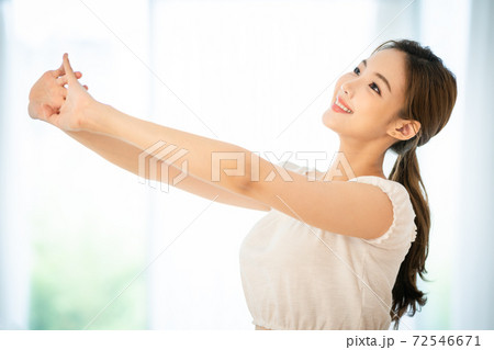 体育館 倍 ストレッチ 72546671