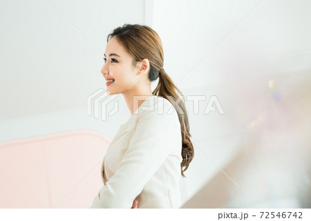 女性 女 女の子 72546742