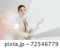 女性 女 女の子 72546779