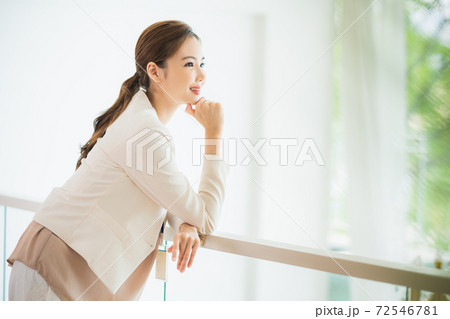 女性 女 女の子 72546781