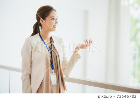 女性 女 女の子 72546782