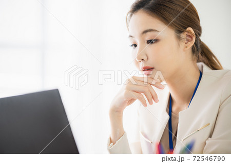女性 女 女の子 72546790