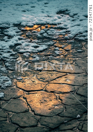 冬 石 表面 72547761