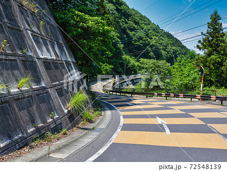 どこまでも続く山道 どこまでも続く山道 72548139