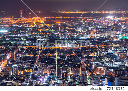 《大阪府》大阪中心街の夜景・ベイエリア方面をのぞむ 《大阪府》大阪中心街の夜景・ベイエリア方面をのぞむ 72548332