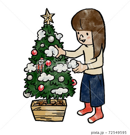 クリスマスツリーを飾る女の子 72549595