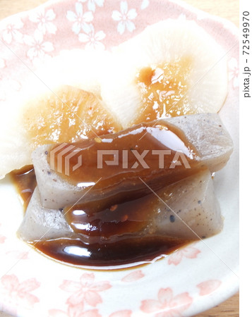 家庭の大根とこんにゃくの味噌田楽 72549970