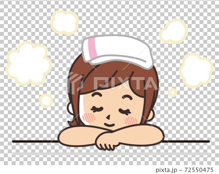 お風呂に入浴する女性 72550475