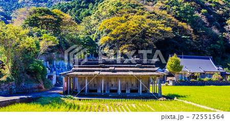 椎根の石屋根 パノラマ 【長崎県対馬市】 椎根の石屋根 パノラマ 【長崎県対馬市】 72551564