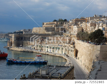 多くの国の侵略から守ったマルタの要塞 72552865