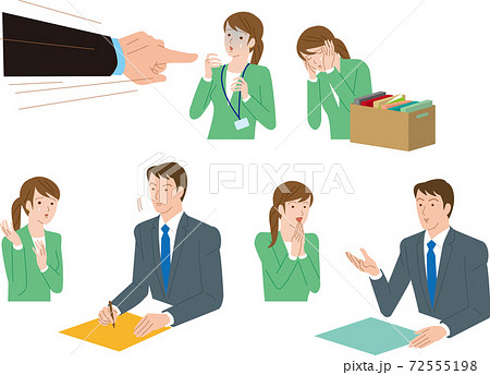 労働トラブル。突然の解雇を相談する若い女性社員 72555198