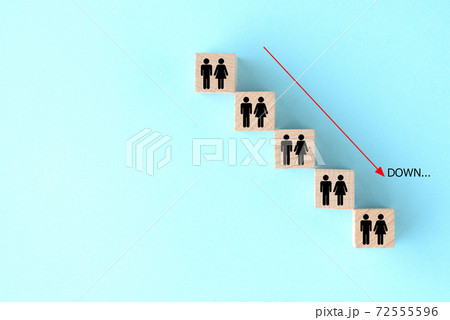 人の数の減少イメージ 人の数の減少イメージ 72555596