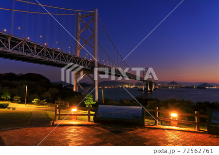 香川県 南備讃瀬戸大橋と北備讃瀬戸大橋の夜景の写真素材