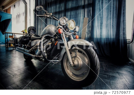 Large silver motorcycle cruiser 72570977