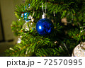 Christmas tree decorations 72570995