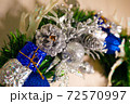 Christmas tree decorations 72570997