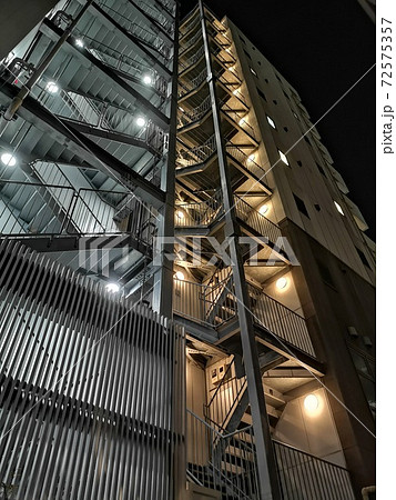 避難階段 72575357