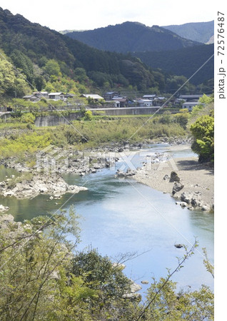 四万十川の上流域（高知県高岡郡四万十町） 72576487
